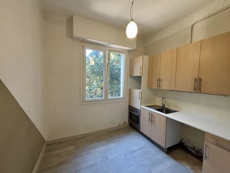 Location – Beau et vaste 4 pièces au calme avec garage , quartier Cimiez - Photo 5