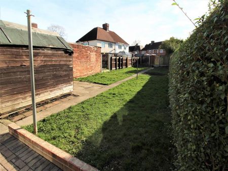 3 bedroom end of terrace house to rent - Photo 5