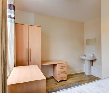 6 bedroom house to rent - Photo 2