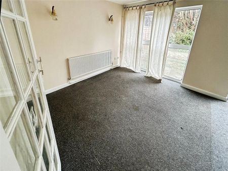 4 bedroom detached house to rent - Photo 3