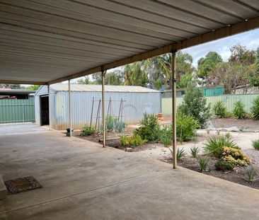 Four Bedroom Family Home! - Photo 3