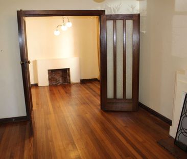 AMAZING 3 BEDROOM ART DECO - Photo 2