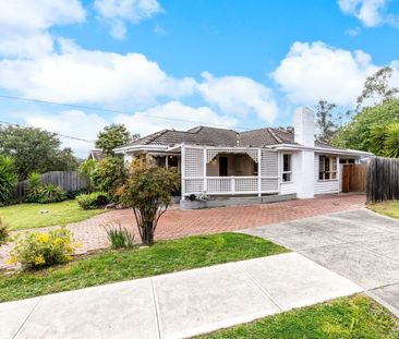 Spacious Family Living in a Quiet Court Setting - Photo 5