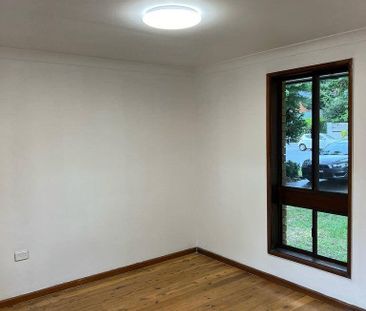 Spacious 4-Bedroom Home in Prime West Wollongong Location - Photo 3