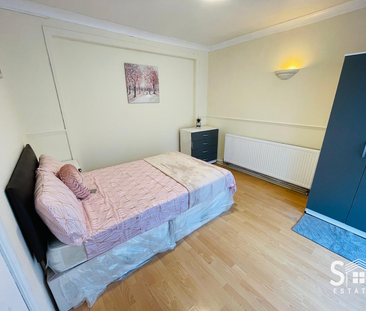 1 bedroom in a house share to rent - Photo 4