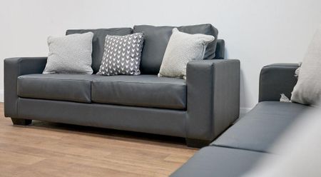 1 bedroom in a flat share to rent - Photo 3