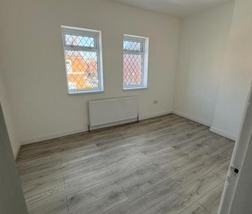 4 bedroom terraced house to rent - Photo 4