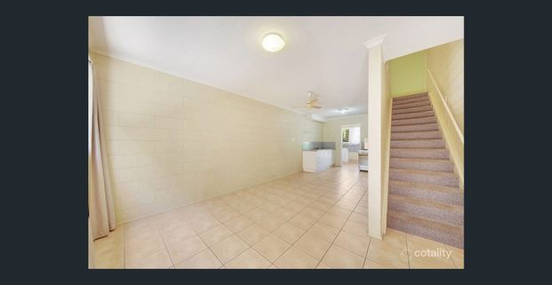 Two Bedroom Townhouse close to amenities - Photo 1