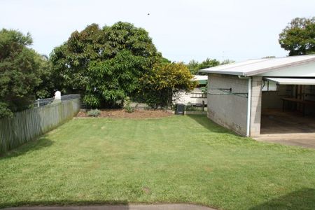 2 BEDROOM HOME WITH SHED - Photo 4