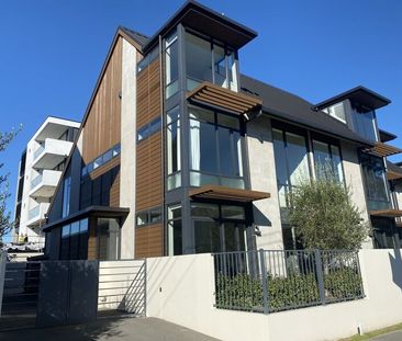 City – Three Bedroom Townhouse - Photo 1