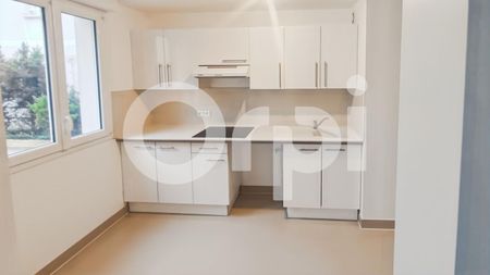Location Appartement 3 pièces 78m² DAMMARTIN EN GOELE 77230 - Photo 4