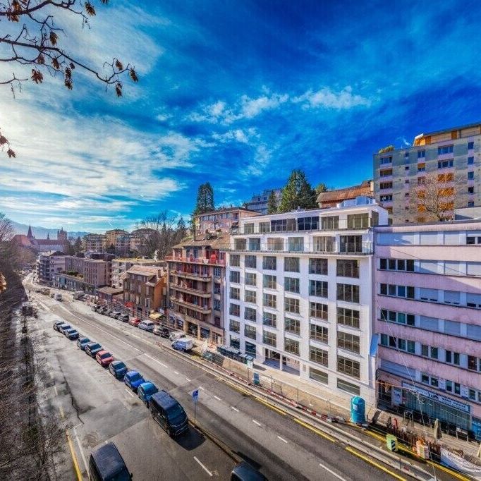 Just a stone's throw from the center - Photo 1