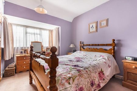 4 bedroom semi-detached house to rent - Photo 4