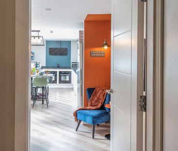 UK Award Winning, exceptionally high standard, design-led, immacula... - Photo 2