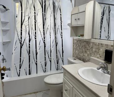 For Lease - 104 Queenston Crescent, London East, Ontario - Photo 2