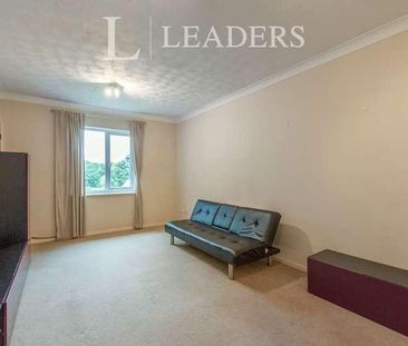 Chantry Court, Bury St Edmunds, IP33 - Photo 1