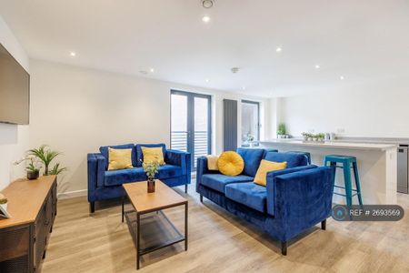 5 bedroom flat to rent - Photo 2