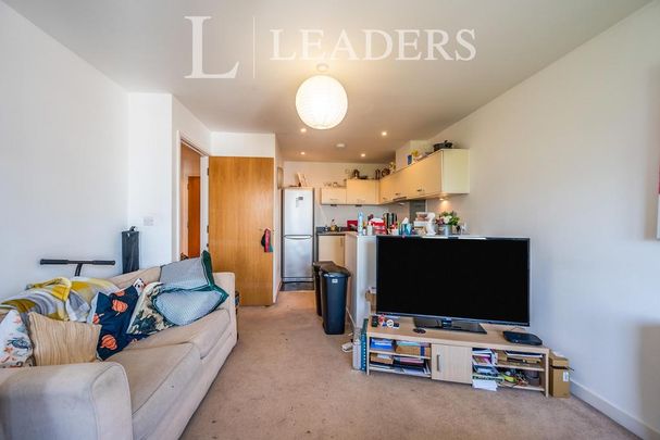 1 bedroom flat to rent - Photo 1