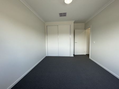 FOUR BEDROOM HOME ! - Photo 4