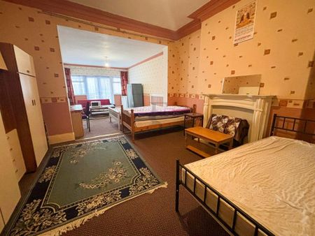 1 bedroom in a house share to rent - Photo 5