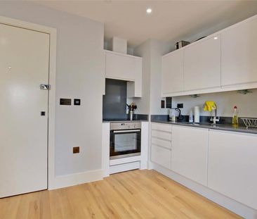 Lavender Park Road, West Byfleet - 1 bedroomProperty for lettings -... - Photo 1