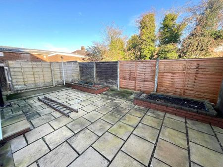 3 bedroom semi-detached house to rent - Photo 2