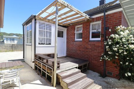 Naenae Living - Photo 4