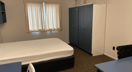 Fully furnished studio unit with one bathroom on the ground floor - Photo 2