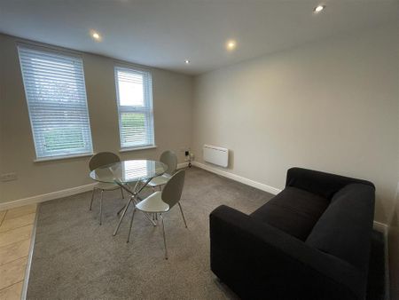 1 bedroom apartment to rent - Photo 2