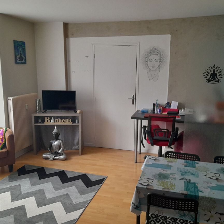 Location Appartement 2 pièces 42m² - Photo 1