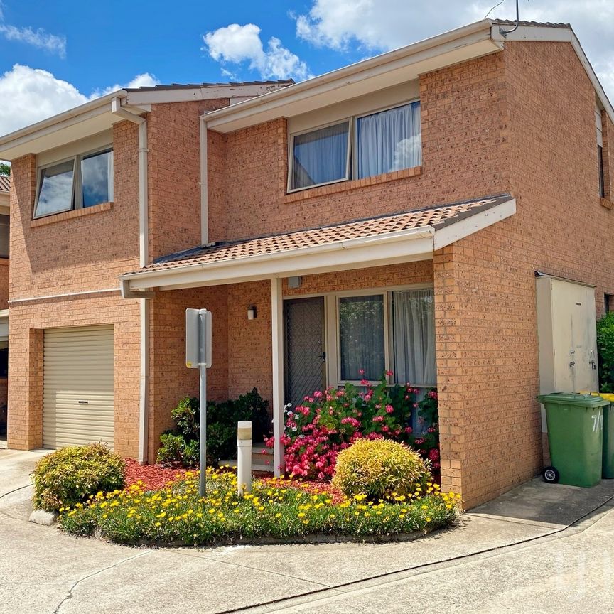 Spacious 2 Bedroom Townhouse - Photo 1