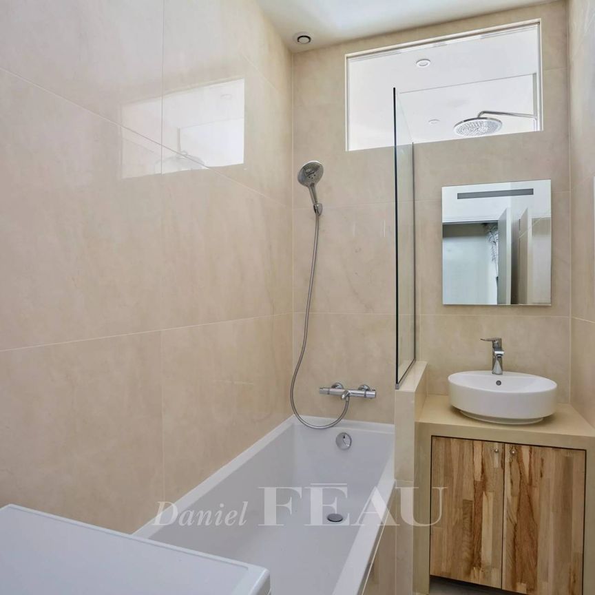 Location appartement, Paris 7ème (75007), 4 pièces, 103.05 m², ref 85310820 - Photo 1