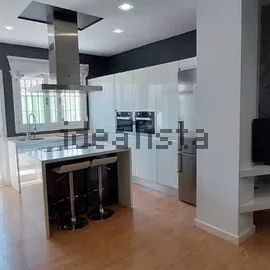 Alquiler de piso en Campanillas - Photo 1