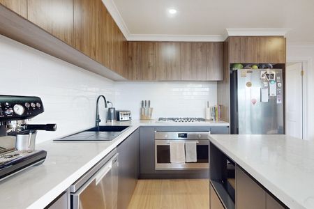 2/47 Glenlyon Road, Brunswick VIC 3056 - Photo 5