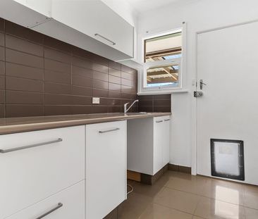 Neat 3-bedroom home in great location! - Photo 6
