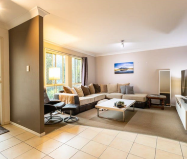 Low set brick – 6 month lease only. - Photo 3