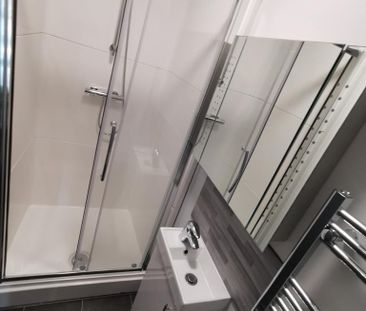 2 bedroom private hall to rent - Photo 5