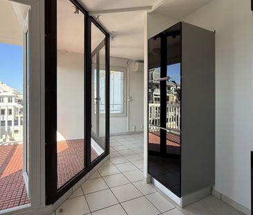 Spacieux trois pièces en centre ville - Photo 5