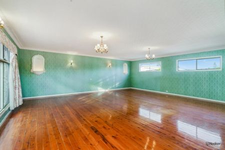 Unbeatable Location with Spacious Family Living in the Heart of Palm Beach - Photo 2