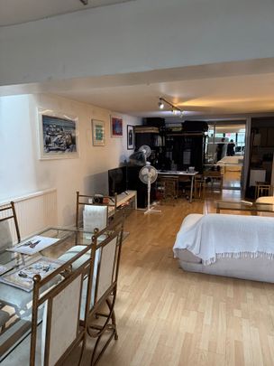 Room in a Shared Flat, Plantation Wharf, SW11 - Photo 1