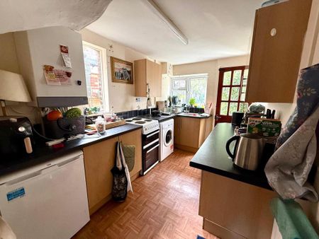 2 bedroom terraced house to rent - Photo 4