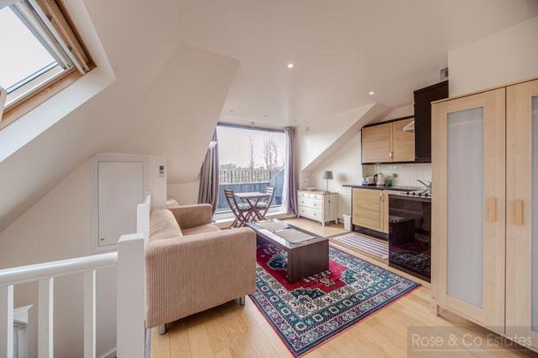 Studio to rent - Photo 1