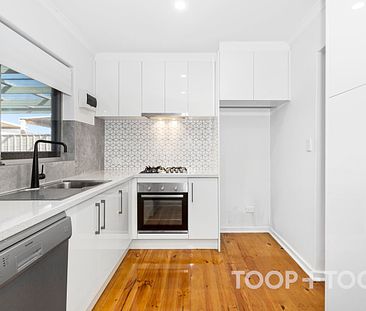 Stunning, fully renovated home unit - Photo 4