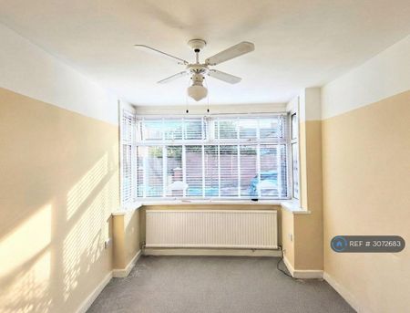 2 bedroom semi-detached house to rent - Photo 3