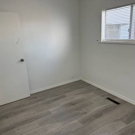 Newly Renovated 2BR Ground Level House for Rent - Photo 3