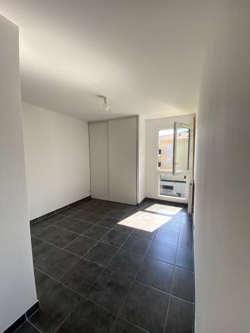 Appartement 2 pièces 36m2 MARSEILLE 11EME 890 euros - Photo 5