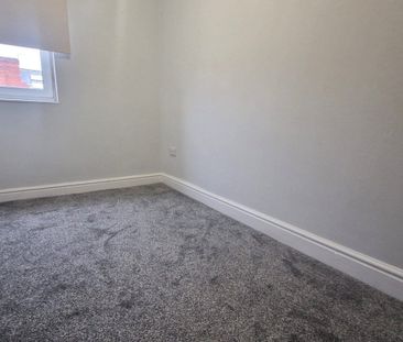 Ambler Street, CASTLEFORD - Photo 3