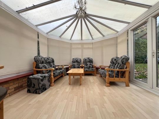 5 bedroom detached house to rent - Photo 1