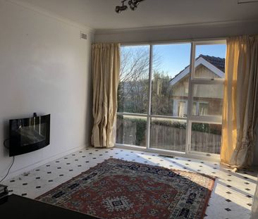 Close to it all ! - Photo 1