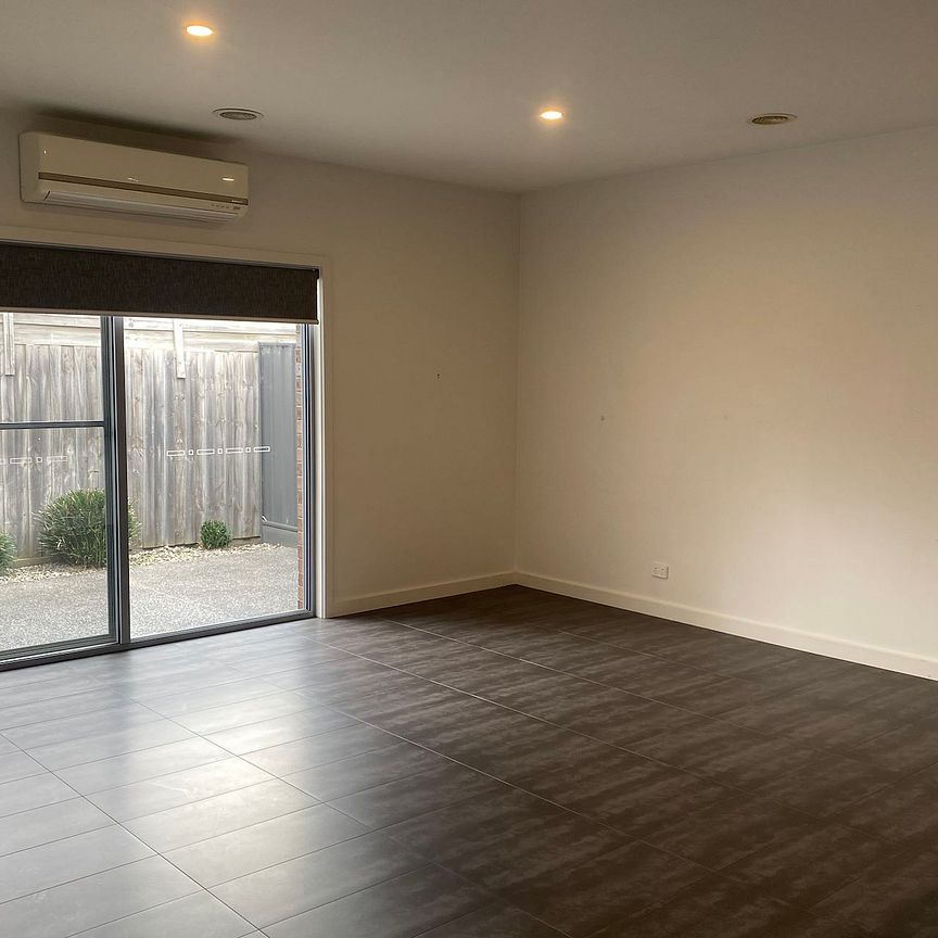 5/157 Hickford Street, Reservoir. - Photo 1